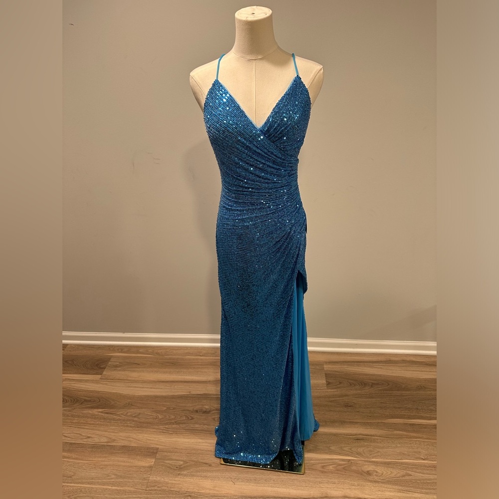 Prom•special occasion•pageant. NWT SZ medium